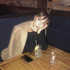 Meet your Posher, Maja